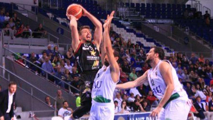 El TAU Castelló suma su segunda victoria en Palma (78-80)