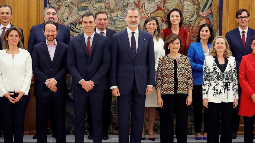 Els 22 ministres del Govern de Sánchez prometen i prenen possessió dels seus càrrecs