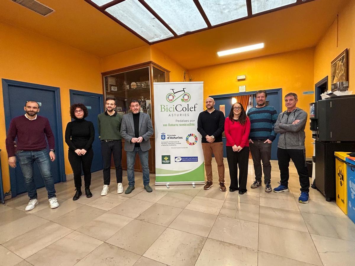 Asistentes a la presentación en el Ayuntamiento.