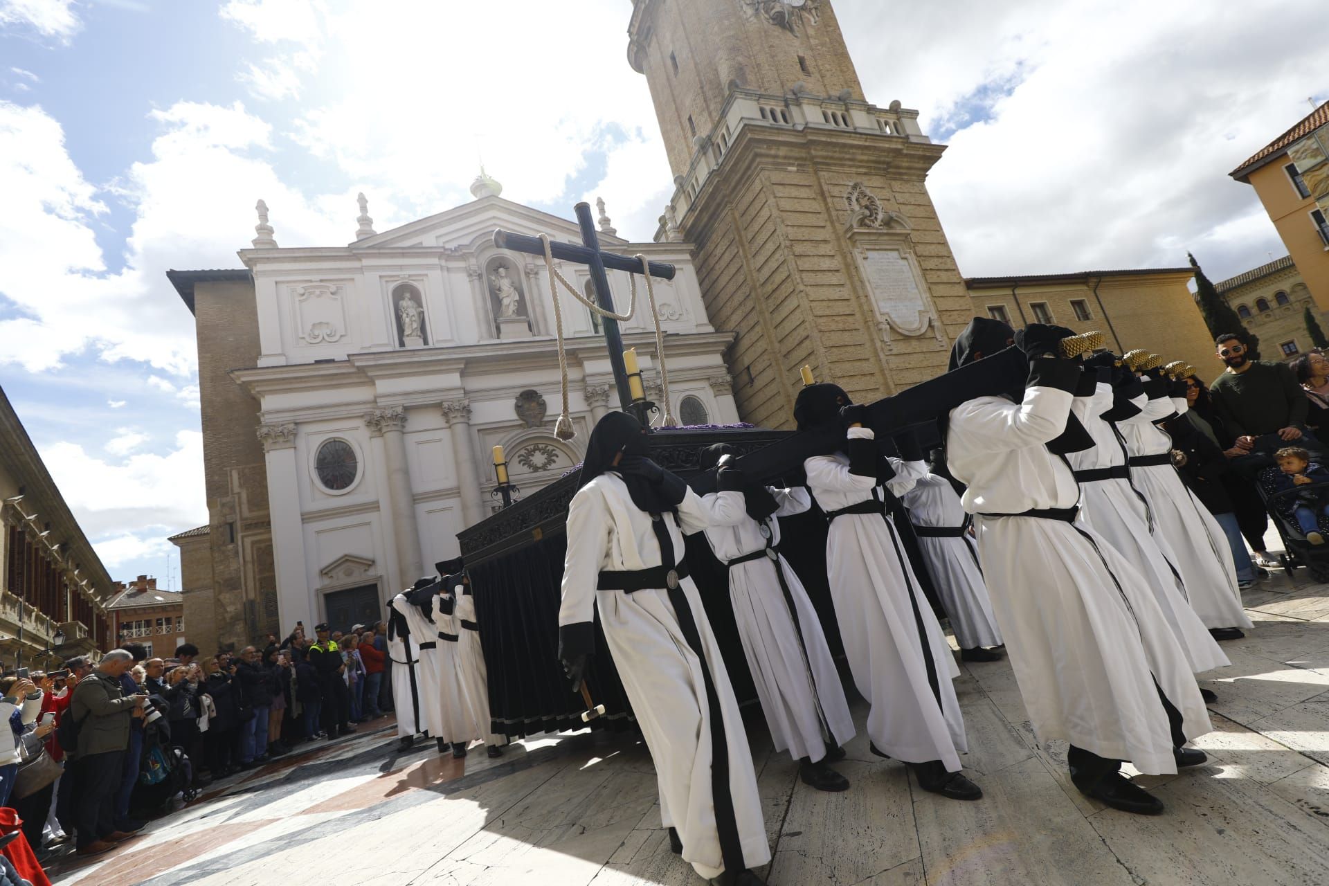 En imágenes | Procesiones del Jueves Santo en Zaragoza