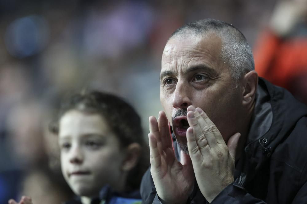 El partido entre el Real Oviedo y el Real Valladolid, en imágenes