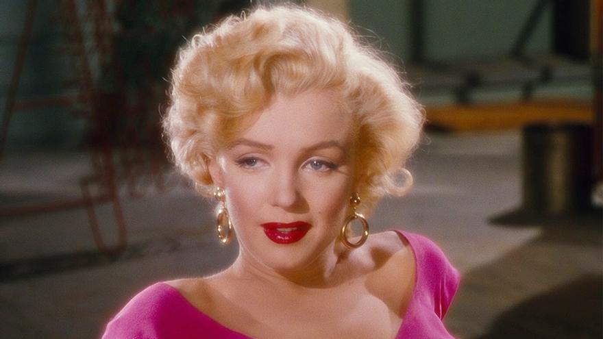Yacer junto a Marilyn