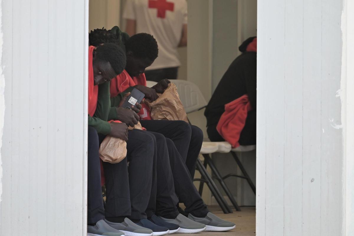 Migrantes llegados a El Hierro.