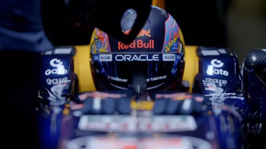 Un Fórmula 1 de Oracle Red Bull Racing circula por primera vez por los raíles del Metro de Madrid