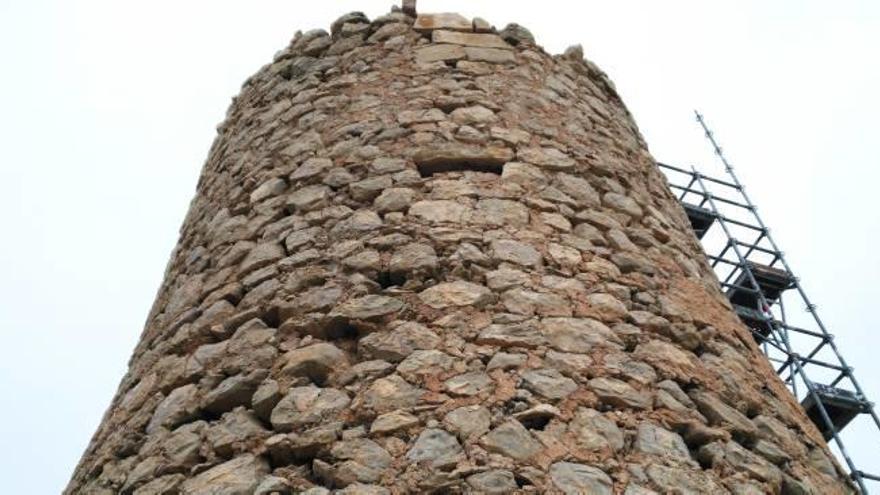 La torre está siendo objeto de rehabilitación para evitar su deterioro.