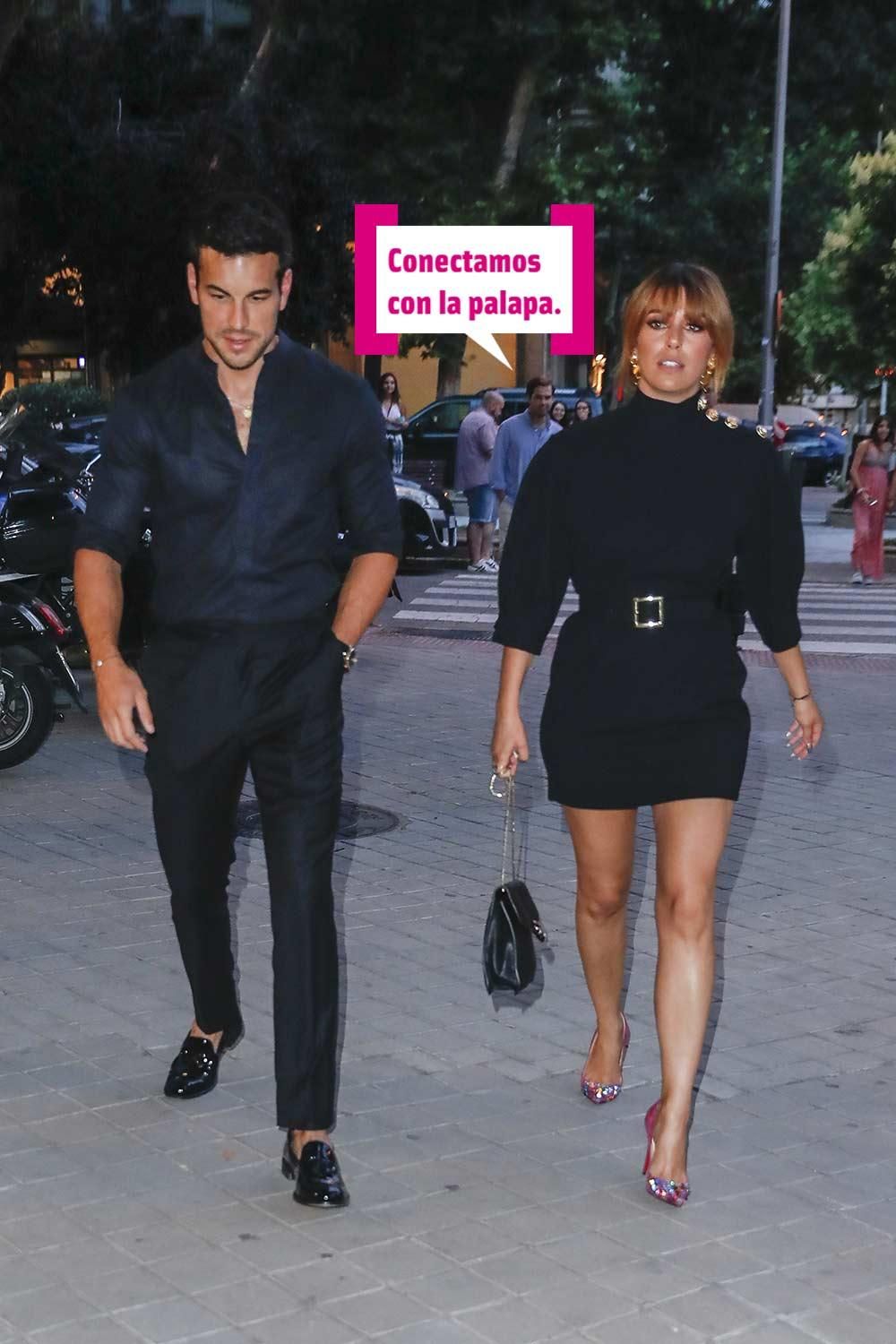 Mario Casas y Blanca Suárez paseando por Madrid
