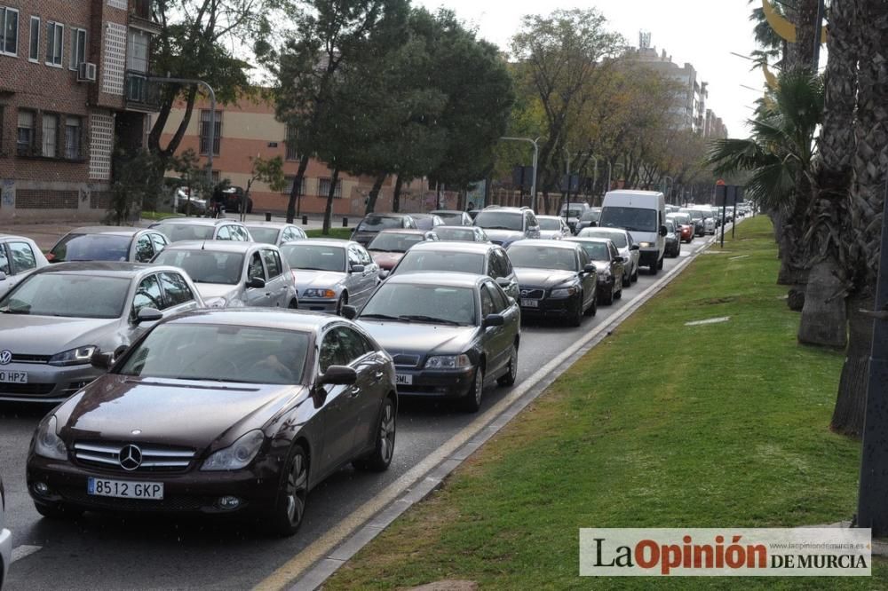 Atascos en Murcia por la protesta de los agricultores en sus tractores