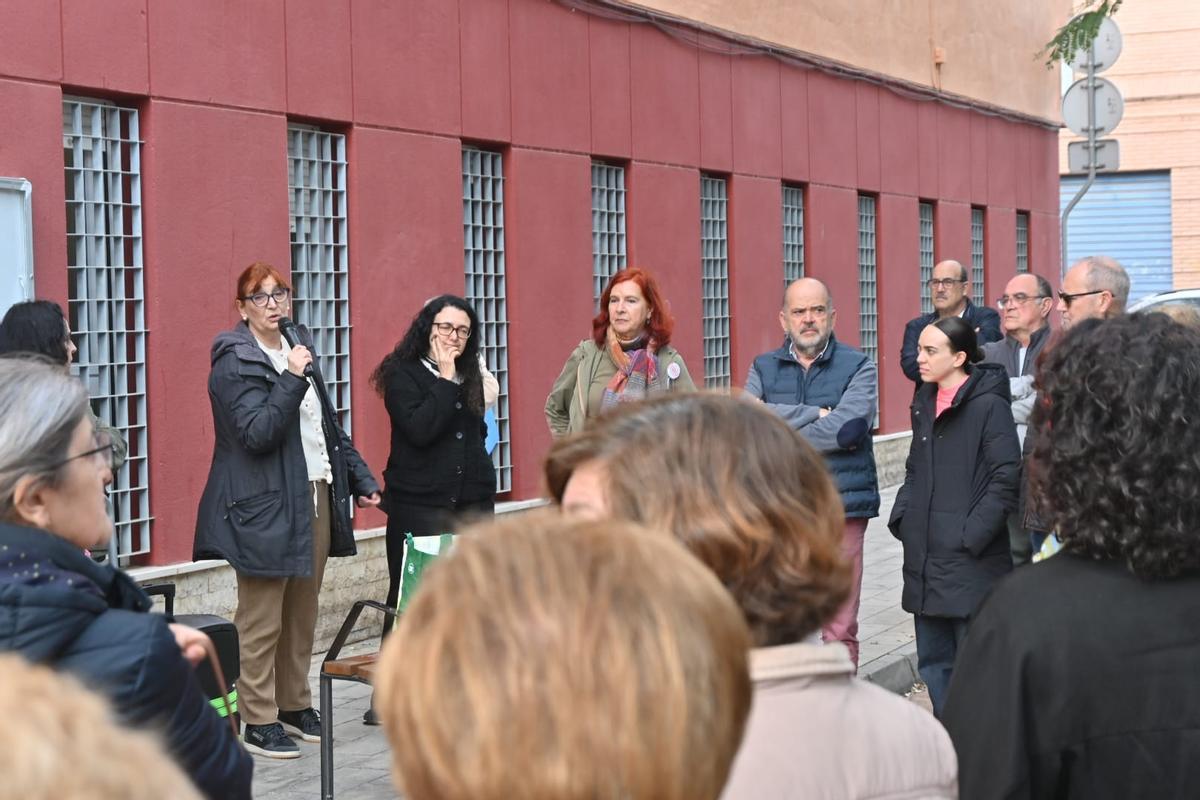 Los vecinos de San Gabriel piden de nuevo un quinto médico para el barrio