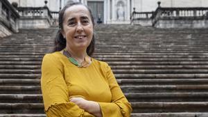 Montserrat Jiménez Sureda, frente a las escaleras de la catedral de Girona.