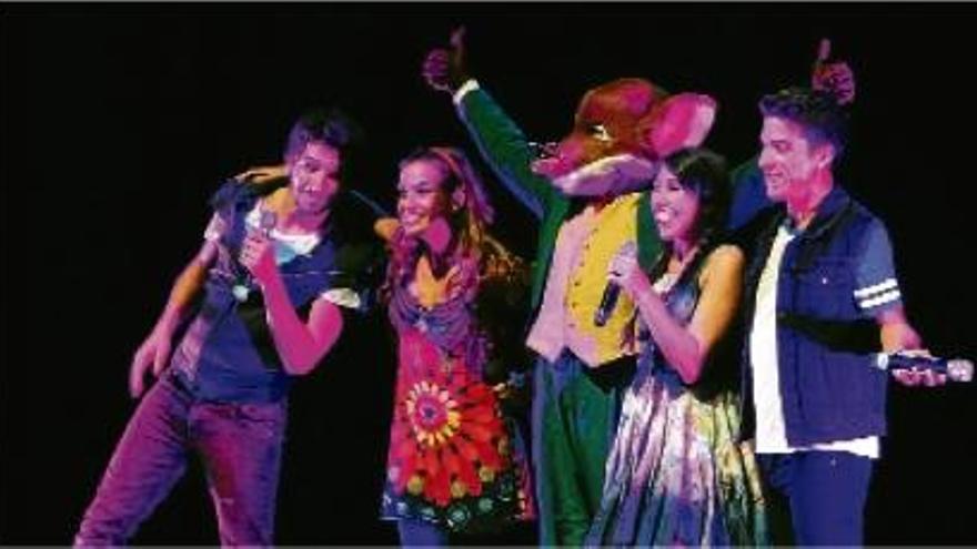 Geronimo Stilton acompanya quatre actors-cantants: Julia Bonjoch, Josep Palau, Pau Quero i Iris Rodrigo