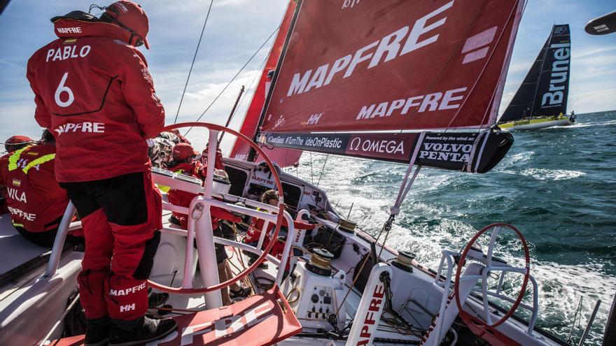 El MAPFRE, durante las primeras millas de etapa