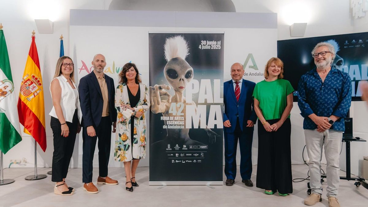 Autoridades presentes en la presentación de la 42 Feria de Teatro de Palma del Río.