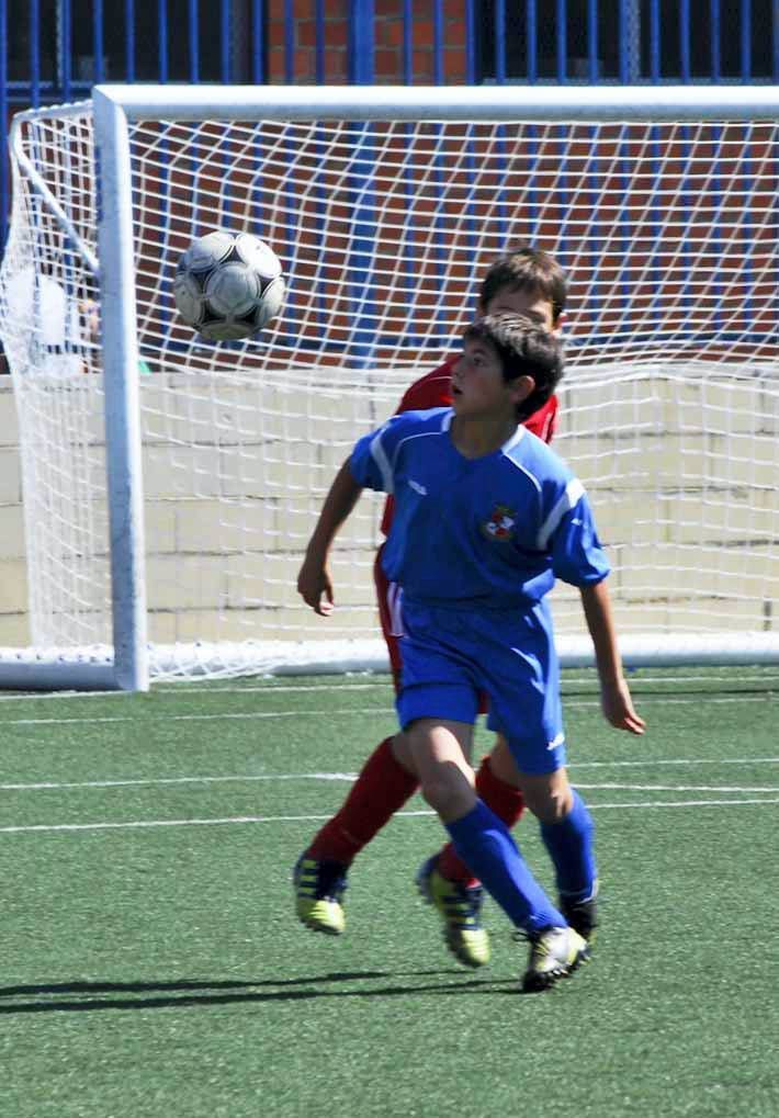 Fútbol: Amistad - Actur Pablo Iglesias (Benjamín Final)