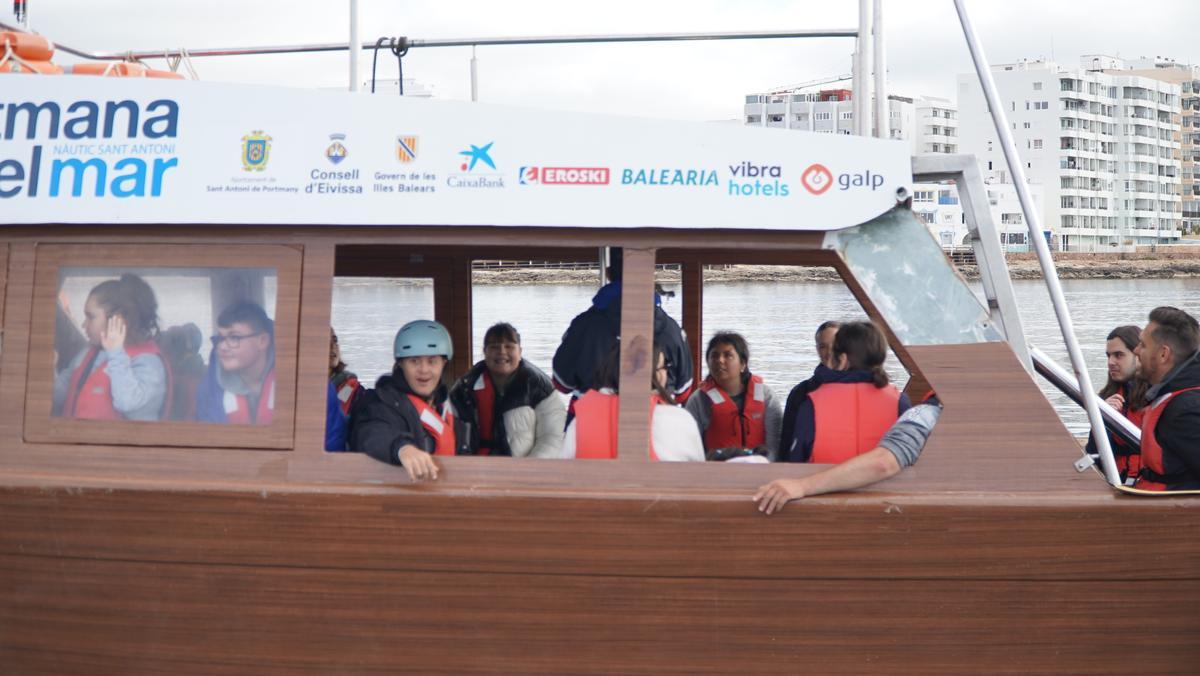 Jornada inclusiva para alumnos de Apneef en el Club Nàutic Sant Antoni