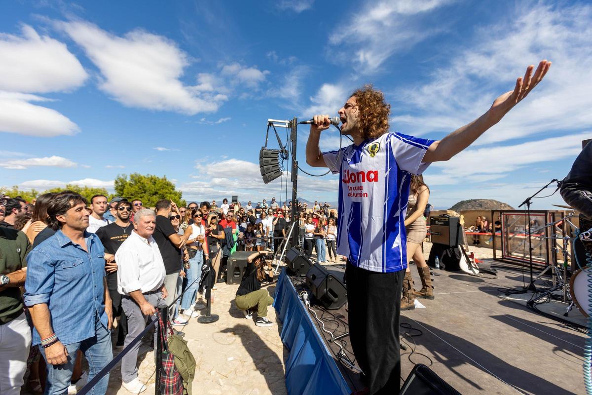 Así fue el concierto de Alcalá Norte en el castillo de Santa Bárbara de Alicante