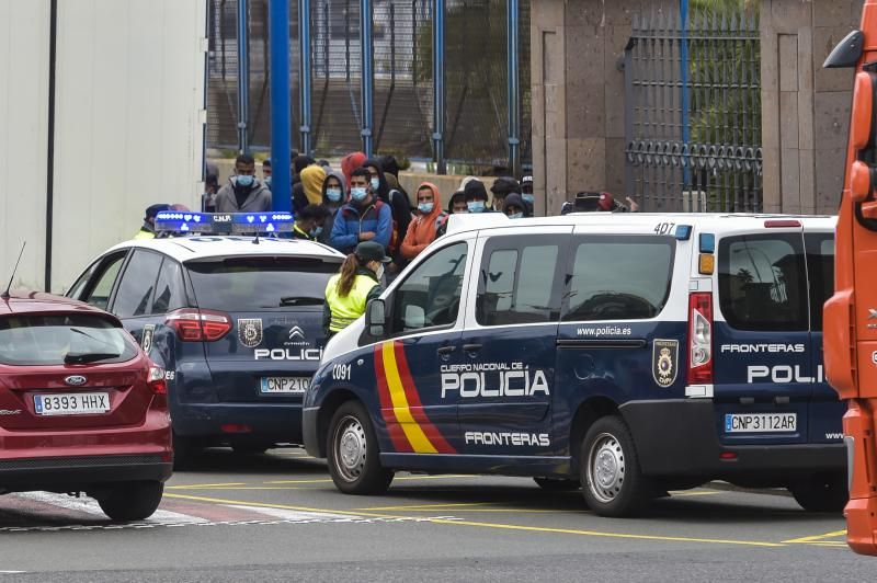Identifican a varios migrantes que viajaban como polizones en el Puerto de Las Palmas