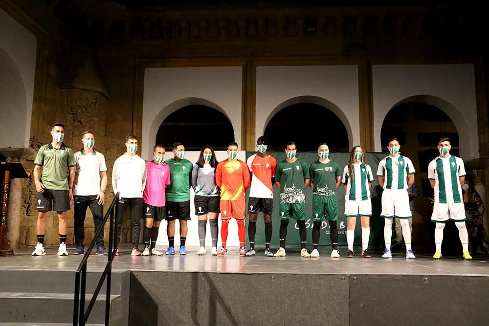 Presentación de las equipaciones del Córdoba CF de la temporada 20-21