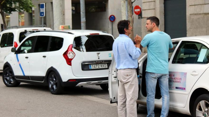 Els taxistes de Girona denuncien la proliferació llicències VTC