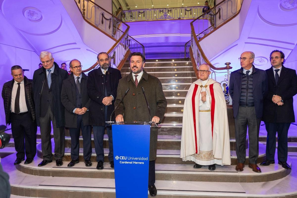 Pablo Ruz destacó que «el CEU ha servido al bien común durante décadas y su arraigo en Elche es motivo de agradecimiento».