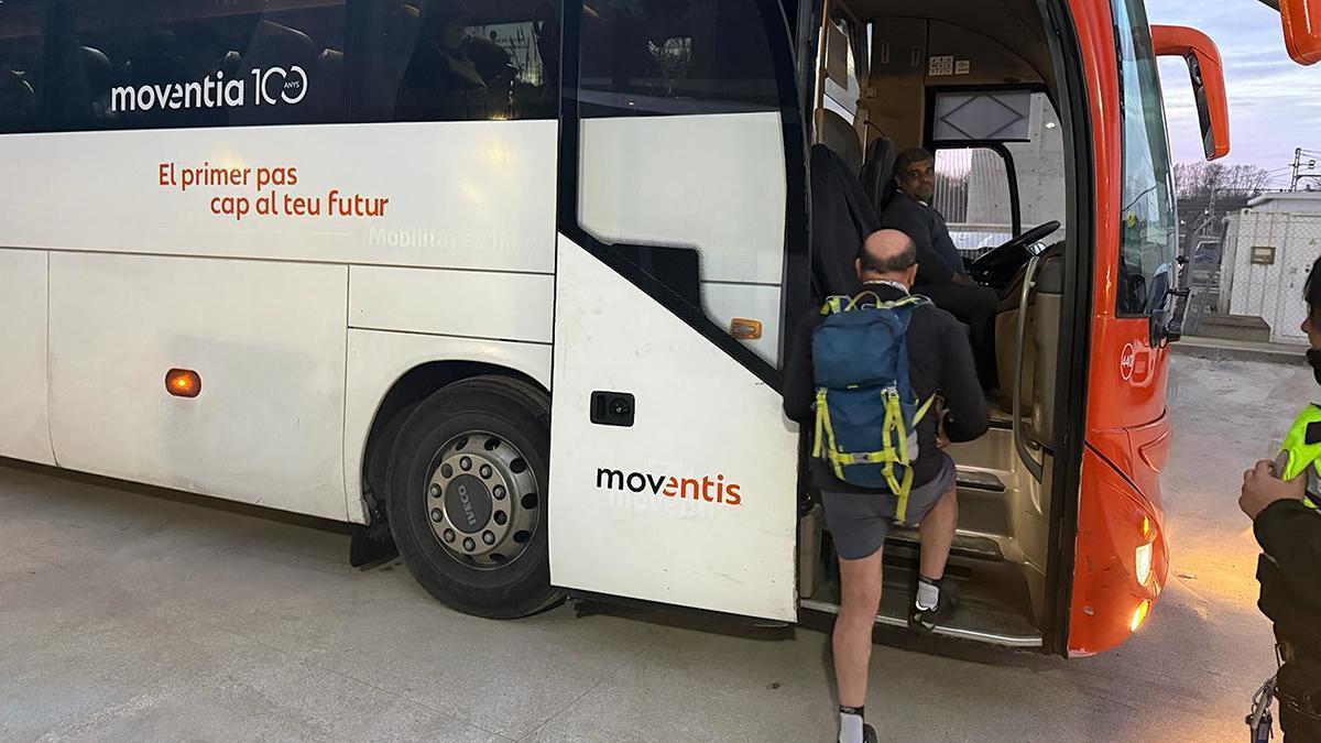 Malestar entre los usuarios de Rodalies en Maçanet por seguir enlazando con el bus: "Cada lunes es la misma historia"