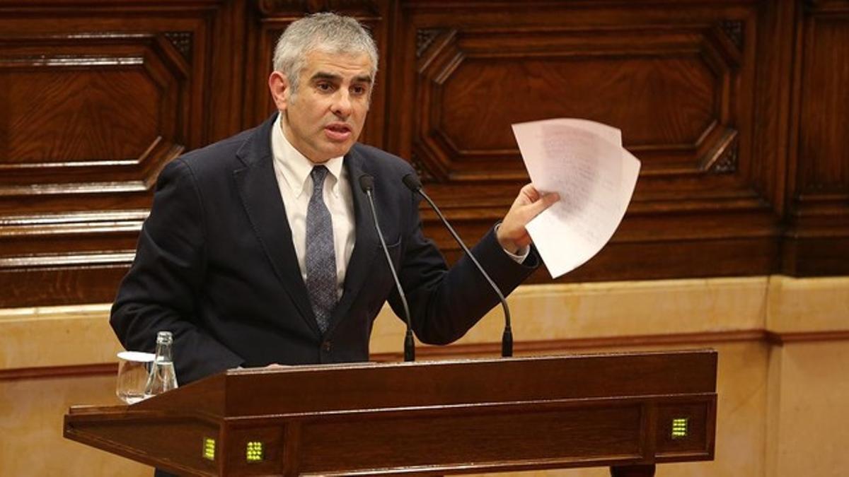 El número dos de Ciutadans a la Generalitat, Carlos Carrizosa, en el Parlament en una foto de archivo.