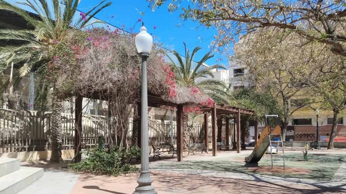 La plaza Teresa Mas Agullo, en el barrio alicantino de La Florida.