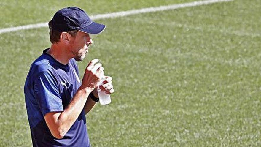 Juan Carlos Unzué, durant el darrer entrenament a Montilivi.