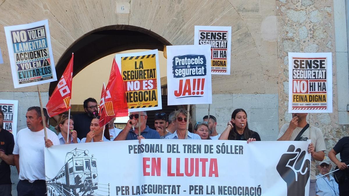 Así ha sido la protesta de los trabajadores del Tren de Sóller