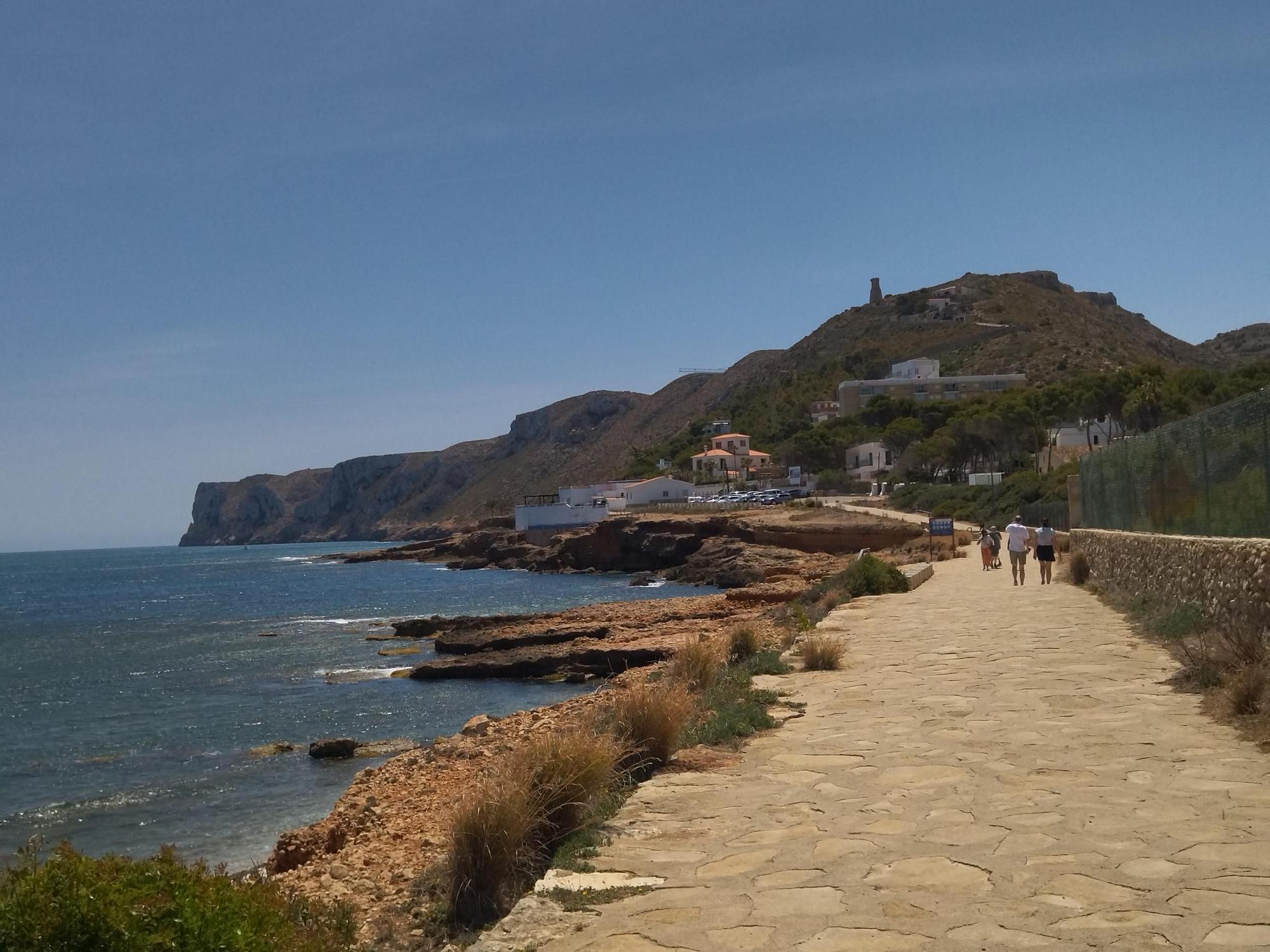 En busca de la esencia de les Rotes: un paseo por el litoral de roca de Dénia (imágenes)