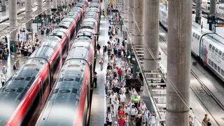 Retrasos en Atocha de los trenes de alta velocidad por una avería en la señalización en pleno éxodo del fin de semana