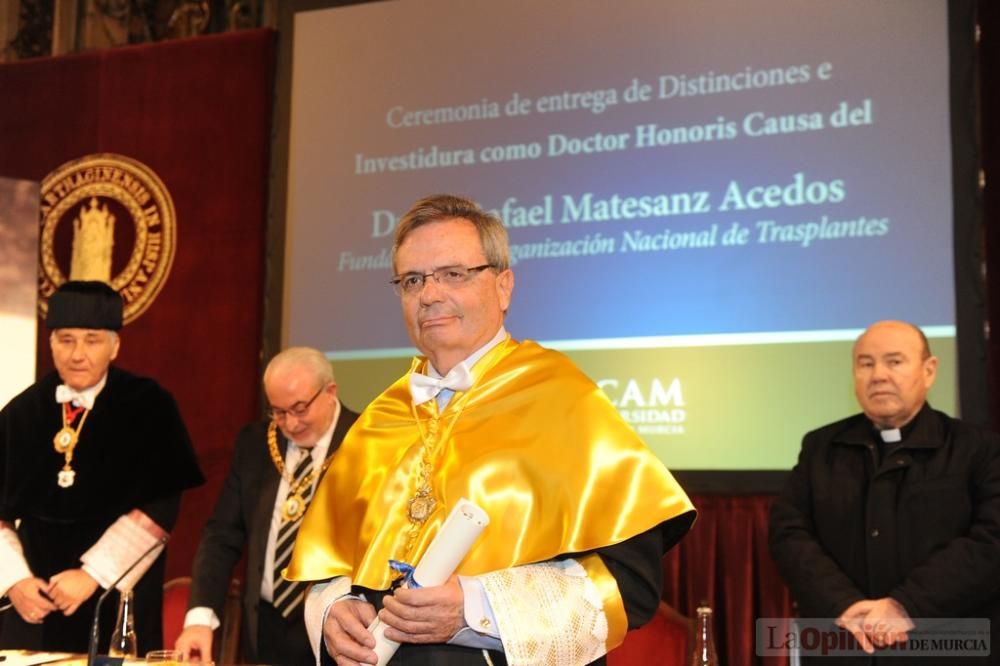 El fundador de la Organización Nacional de Trasplantes, Rafael Matesanz, es investido doctor Honoris Causa por la UCAM