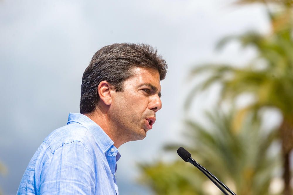 Cerca de 800 personas llenan el auditorio Óscar Esplá del parque de L''Aigüera de Benidorm en el mitin de Pablo Casado