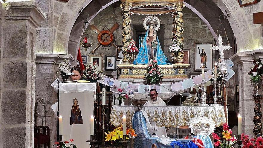 Acto celebrado ayer en la Iglesia de A Franqueira, único del día de As Pascuillas de este año.