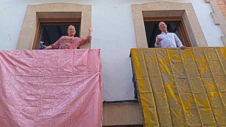 Una finlandesa, un danés y una balconera de Corpus en Xàbia
