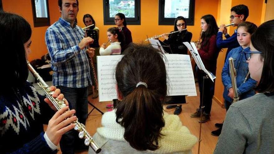 Alumnos de la escuela municipal de música de Meaño. // Iñaki Abella