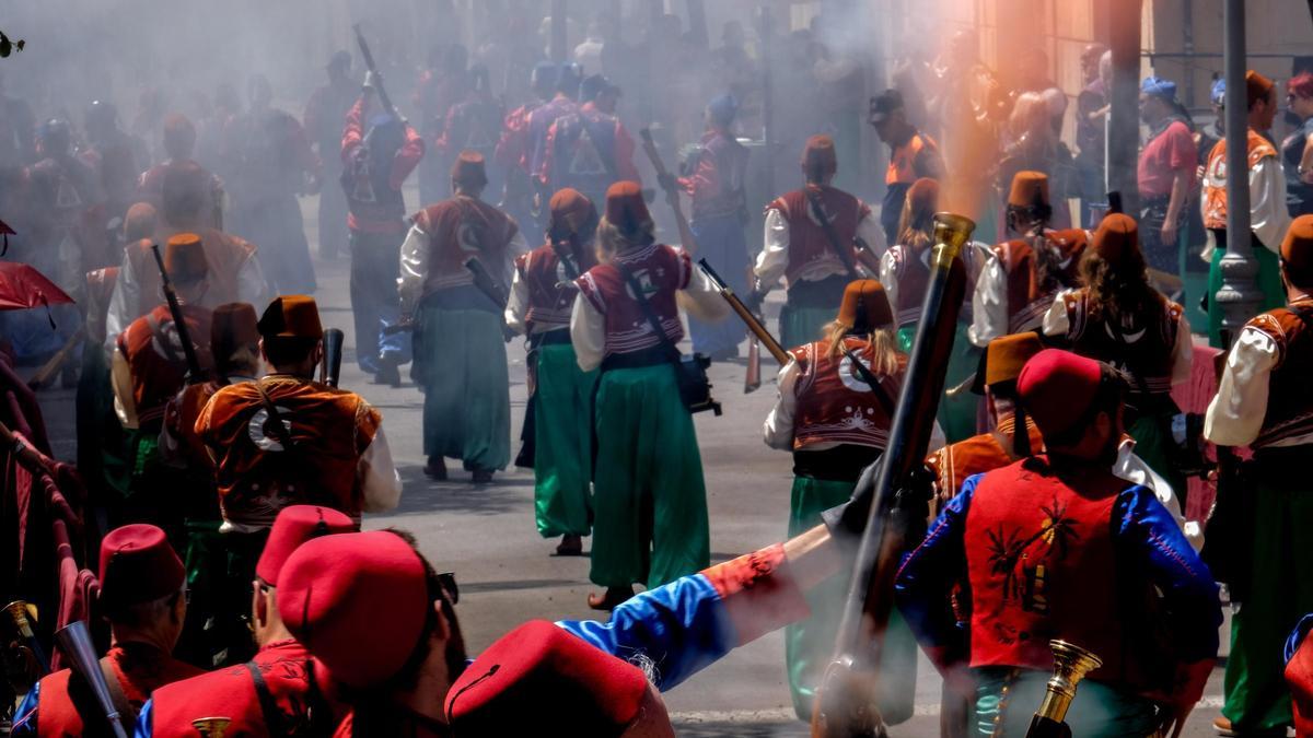 Fotografía de archivo de los Moros y Cristianos de Elda.