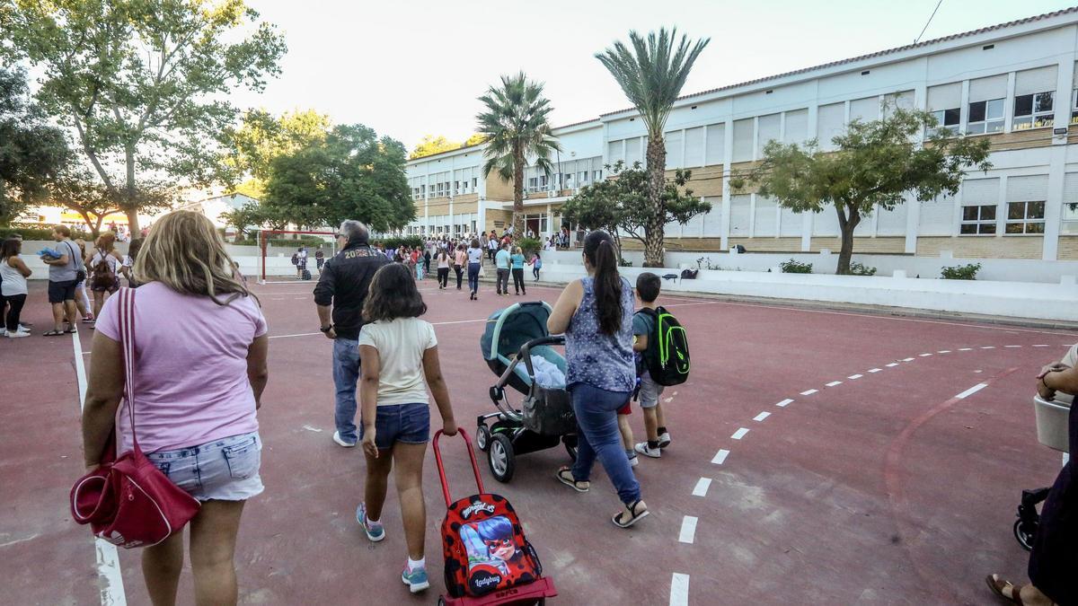 El colegio Vasco Núñez de Balboa, donde se ha confinado un aula, en una imagen de archivo