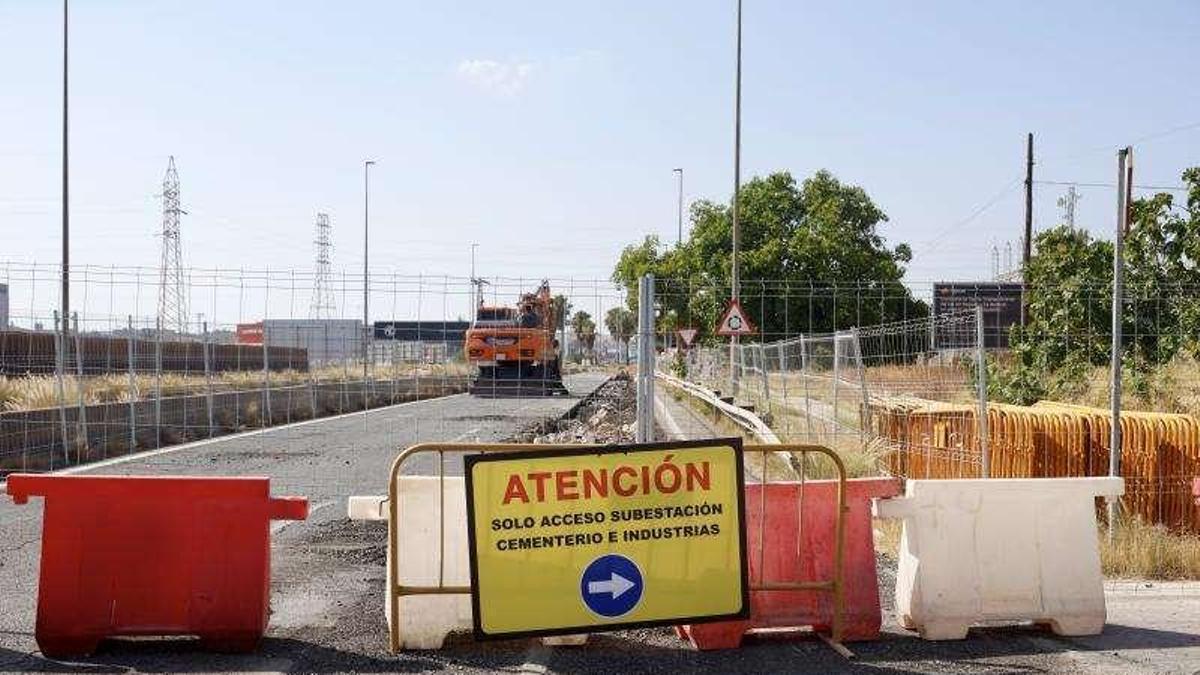 También continúan los trabajos en la Carretera de Madrid entre la subestación de Espinardo, con restricción total al tráfico rodado.