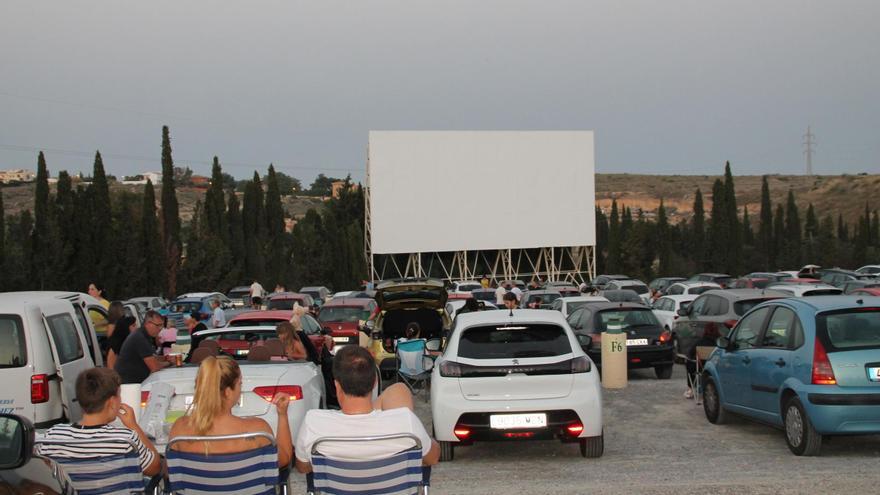 Autocine El Sur: Una experiencia de cine en tu propio coche