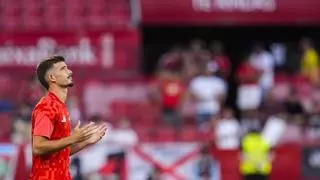 Kike Salas explica por qué se quedó en el Sevilla pese a tener ofertas: "Prefería quedarme y estar jugando como lo estoy haciendo y siendo feliz"