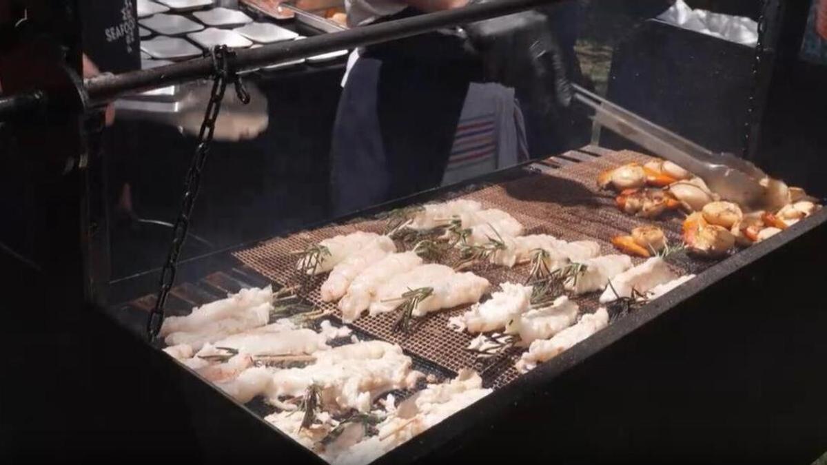 Marbacoas: el pescado y el marisco ganan sitio en las brasas de verano.