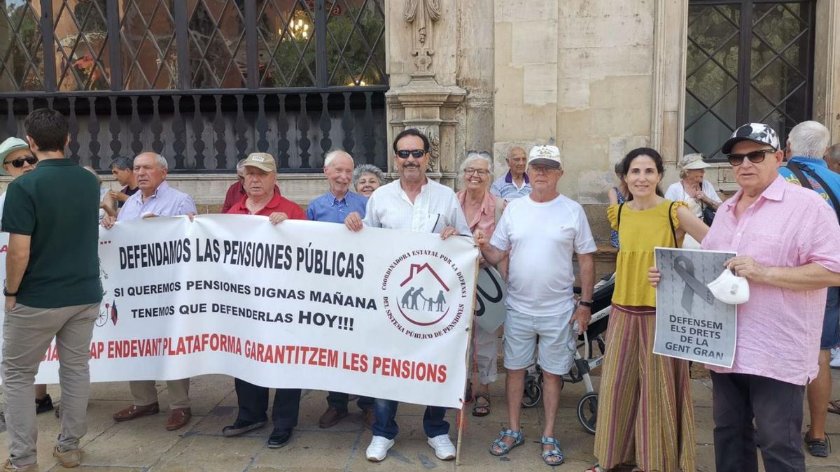 Manifestación por el día Mundial de Toma de Conciencia del Abuso y Maltrato a Personas Mayores.