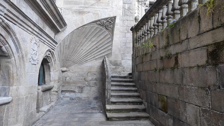 La vieira más grande de Compostela: escondida a simple vista en pleno centro de la ciudad