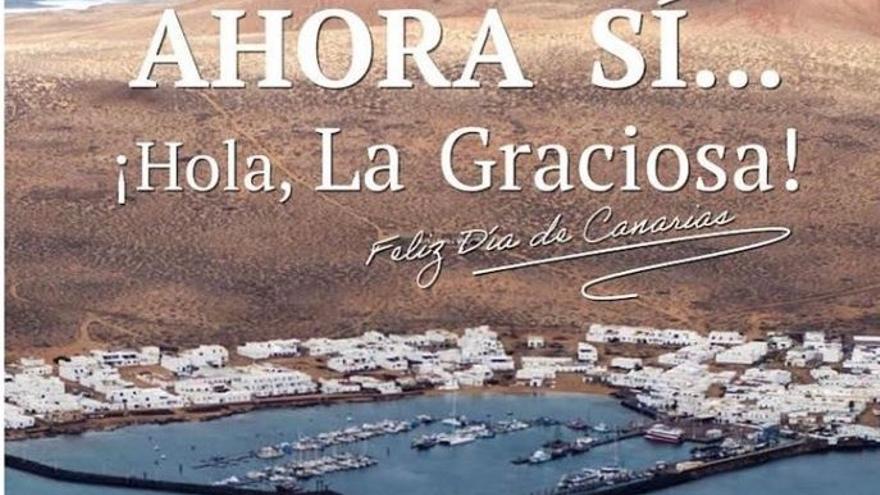 Corrección del error en el cartel de Guaguas Municipales para felicitar a La Graciosa por el día de Canarias.