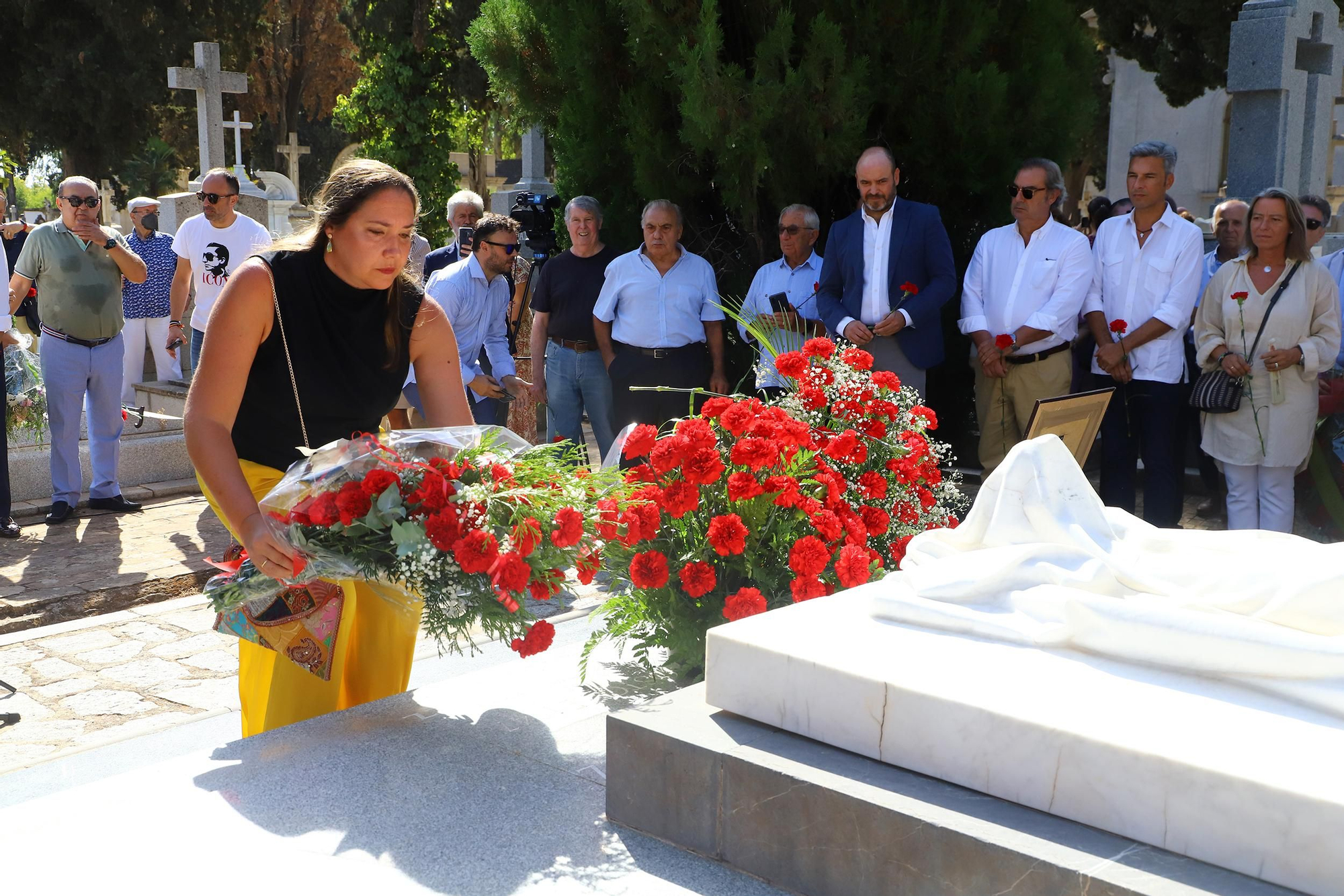 Ofrenda floral en el 75 aniversario de la muerte de Manolete