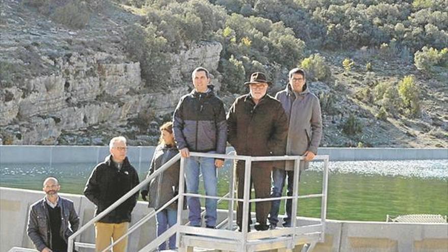 La balsa de Torre Segura asegura el agua para los ganaderos de Morella