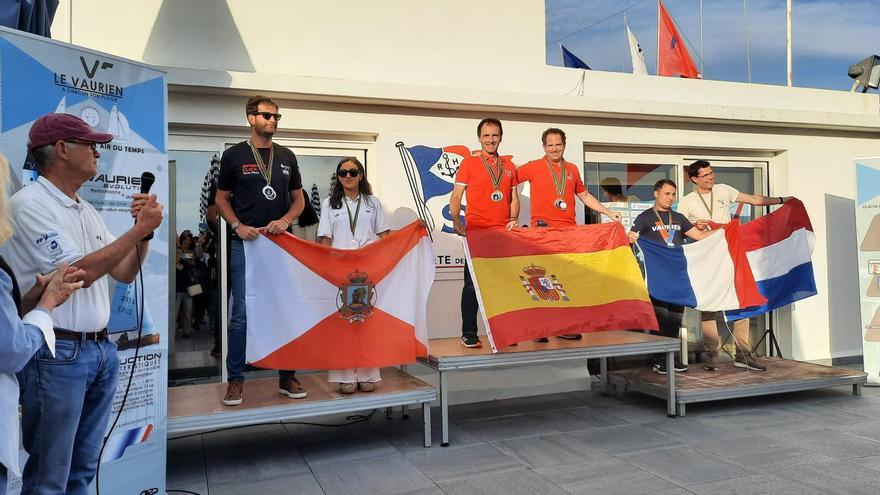 Zampacaballo y Francés, del RCN de Valencia, campeones del mundo en la clase Vaurien