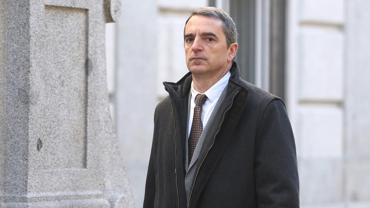 El jefe de la Comisaría Superior de Coordinación Central de los Mossos, Joan Carles Molinero, llega al Tribunal Supremo, este martes.