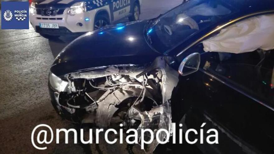 Un borracho en sentido contrario provoca un accidente en el centro