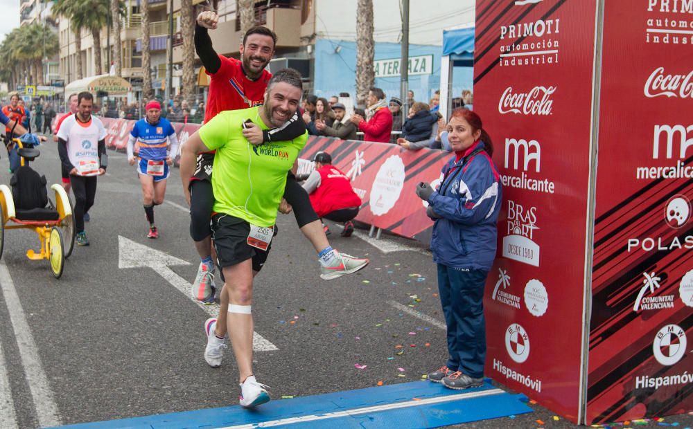 Las mejores imágenes de la 30 edición de la Media Maratón de Santa Pola